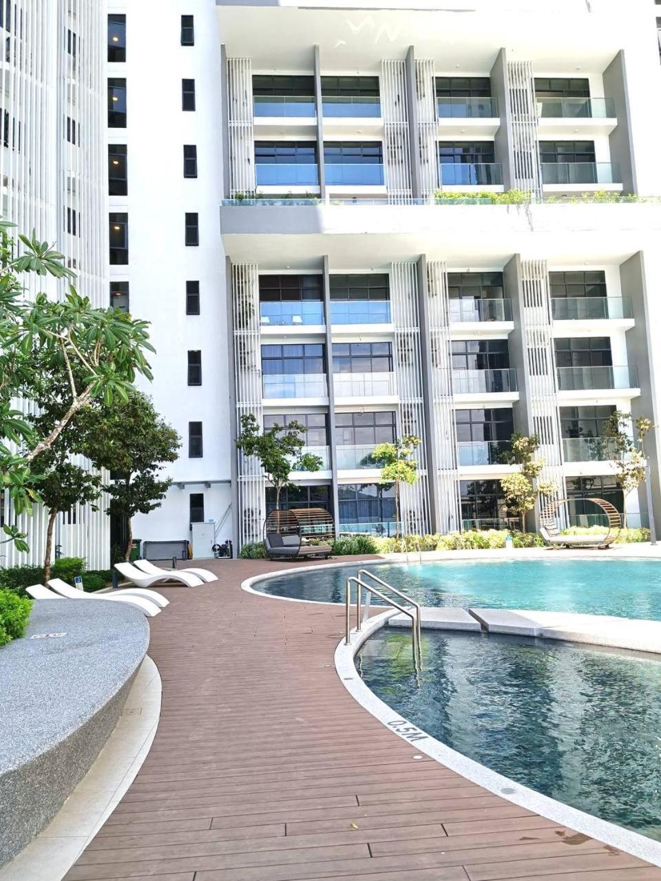 Covesign Suite, The Shore Kota Kinabalu Exterior photo