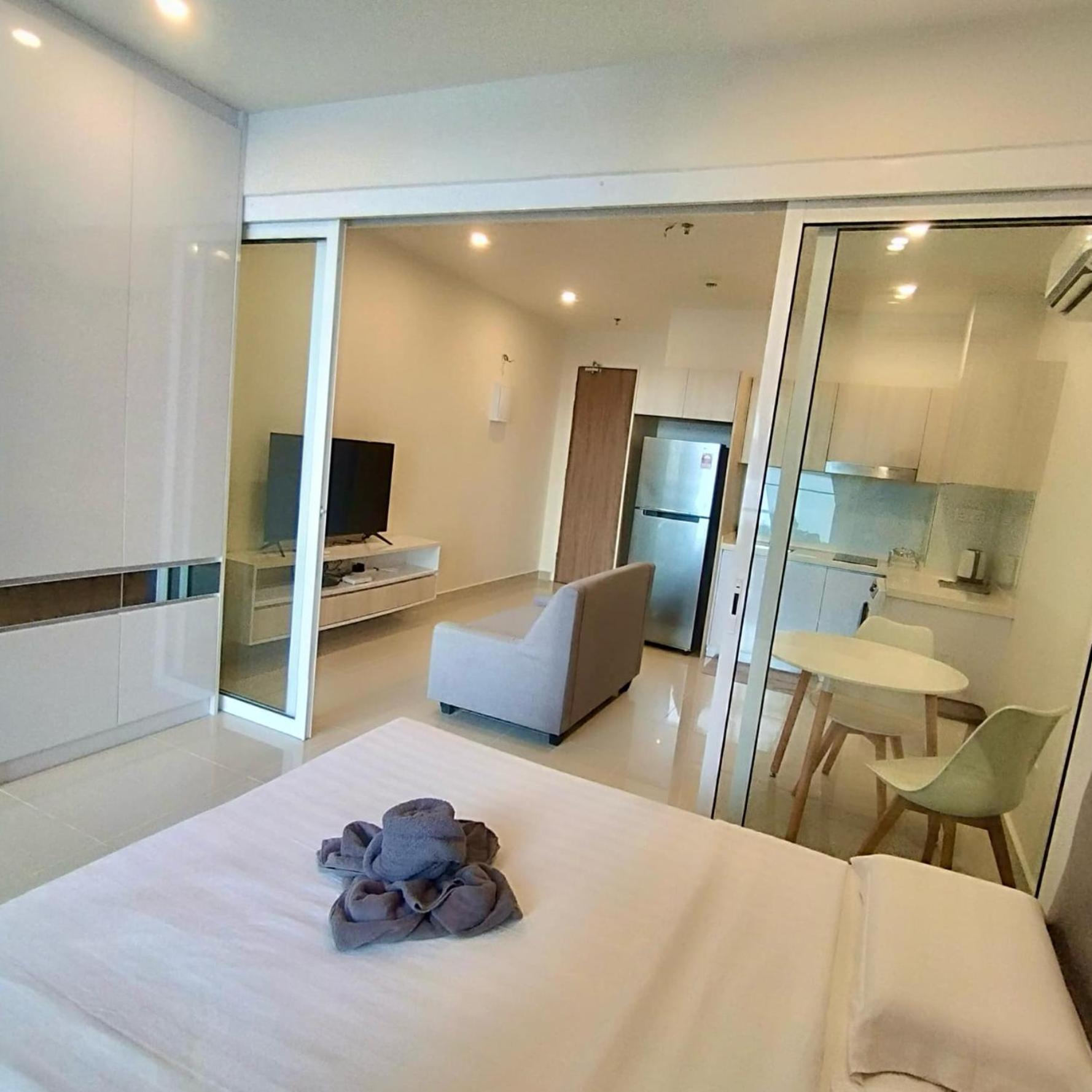 Covesign Suite, The Shore Kota Kinabalu Exterior photo